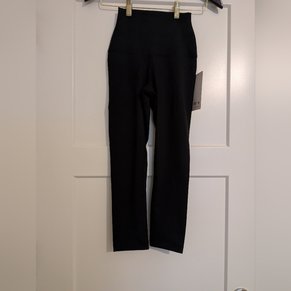 Yogalicious Lux Black Everyday Crop Leggings XS NWT